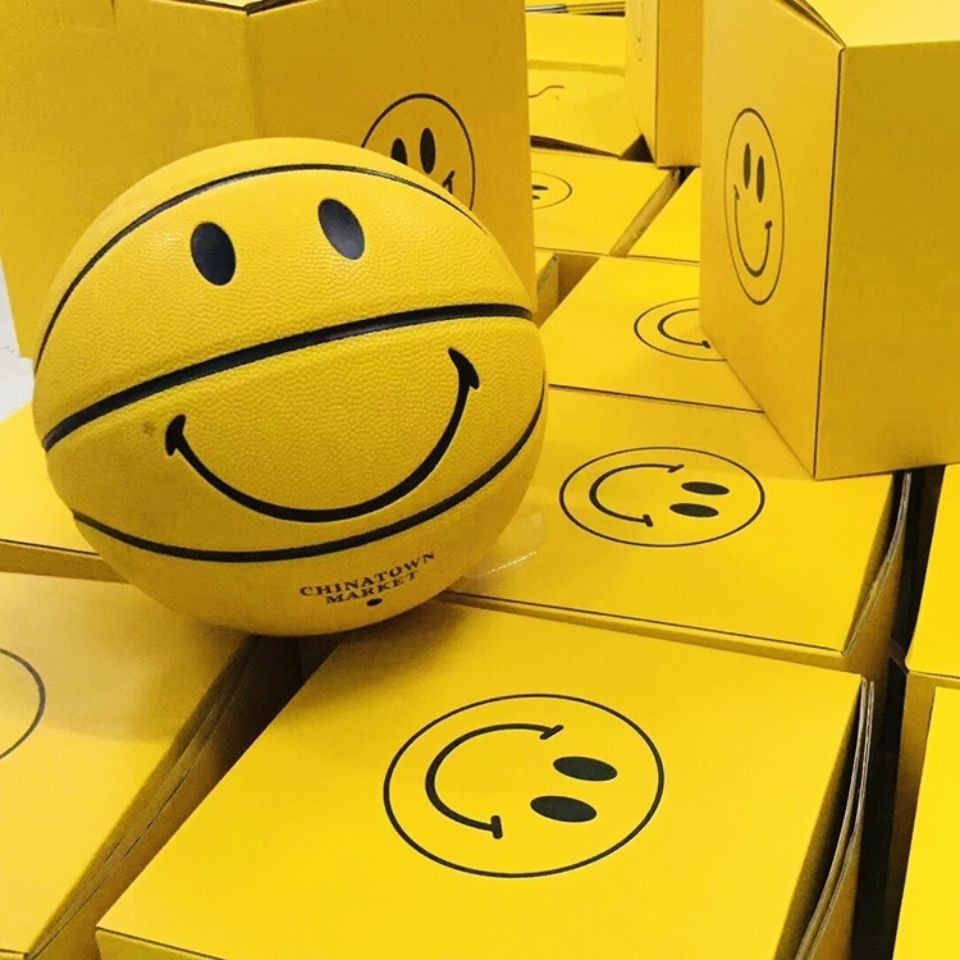 ภาพหน้าปกสินค้าลูกบาสเก็ตบอล Smiley Yellow Ball รุ่นลิมิเต็ดอิดิชั่นเบอร์ 7/4/6/5 Leather Feel อนุบาลสวมทนบาสเกตบอลเด็ก Net Red จากร้าน 3e7fzcl66z บน Shopee