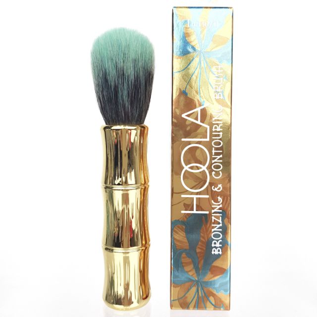 BENEFIT แปรง บรอนเซอร์ & คอนทัวร์ Hoola Bronzing & Contouring Brush