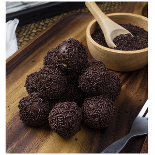 ภาพหน้าปกสินค้าChocolate balls 12 pieces (ช็อค บอล) By.Felix Bakery ที่เกี่ยวข้อง