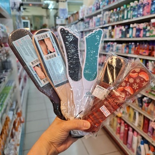 ออริเฟลม ฟุตไฟล์  ที่ขัดส้นเท้า Winter Treat Foot File อุปกรณ์ขัดเท้ารหัส26944และ มิสทีน,อีสมี