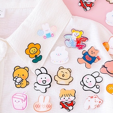 พร้อมส่ง-เข็มกลัด-อะคริลิค-ติดเสื้อ-ตกแต่งกระเป๋า-น่ารัก-ๆ-สไตล์เกาหลี