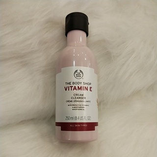 พร้อมส่ง The body shop Vitamin E Cream cleanser 250ml