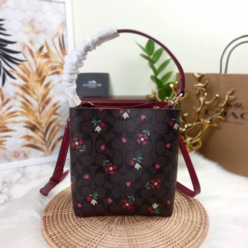 coach-small-town-bucket-bag-with-heart-petal