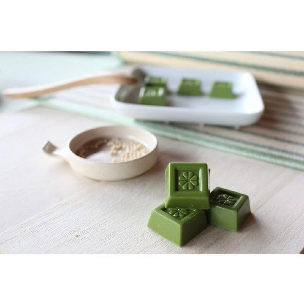 เบริลส์-ไวท์ช็อกโกแลตชาเขียวกับบิสกิตบอลกรุบกรอบ-beryls-green-tea-white-chocolate-with-crunchy-biscuit-ball-60g