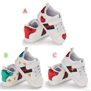 ภาพขนาดย่อของภาพหน้าปกสินค้ารองเท้าผ้าใบลำลอง สีขาว สำหรับเด็ก จากร้าน perfect1.th บน Shopee