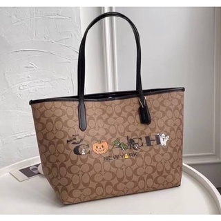Coach  CITY TOTE IN SIGNATURE CANVAS WITH HALLOWEEN
