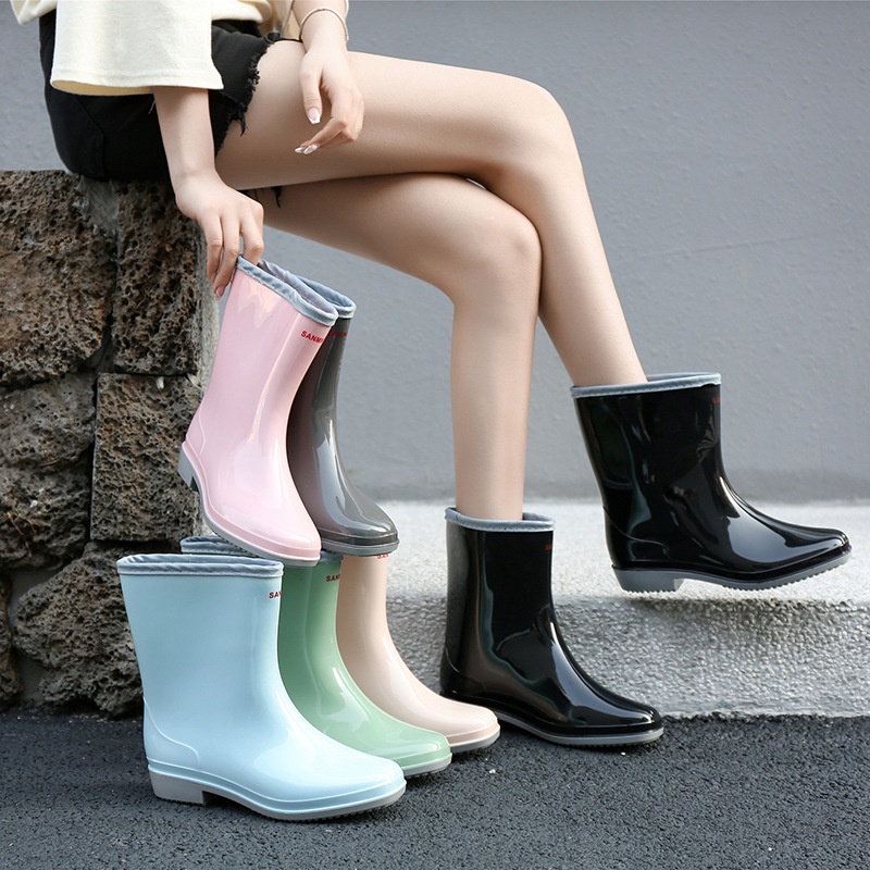 ภาพหน้าปกสินค้ารองเท้าบูท กันฝน กันน้ํา กันลื่น สีพื้น สําหรับผู้ใหญ่ 2022 จากร้าน qinshangren003.th บน Shopee