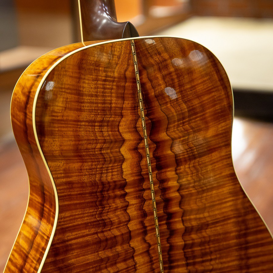 bourgeois-ds-custom-adirondack-spruce-hawaiian-koa