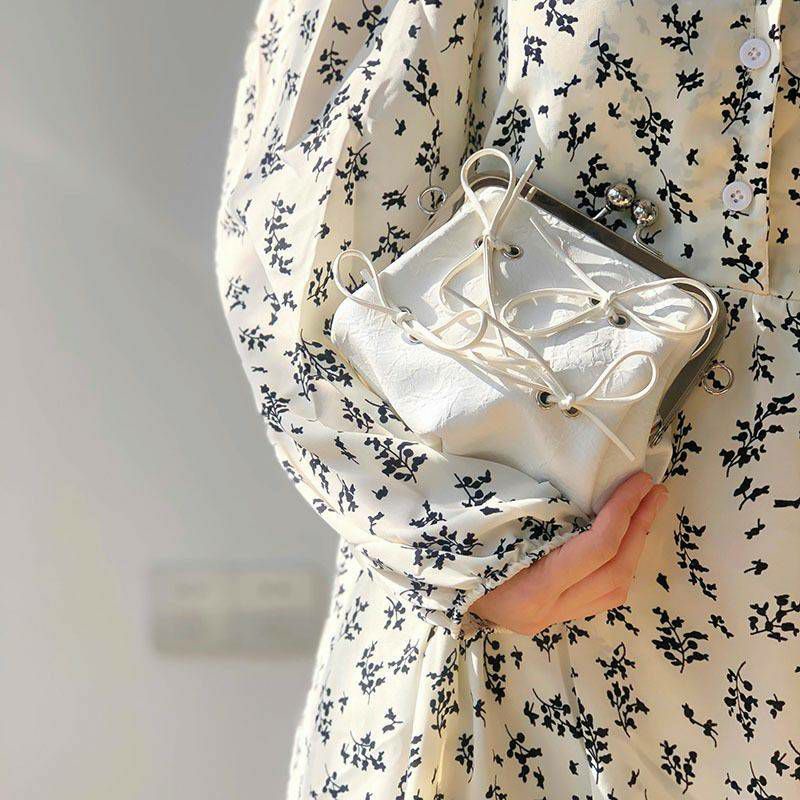 กระเป๋าสะพายข้าง-กระเป๋าหนัง-สีขาว-bowie-mini-bag