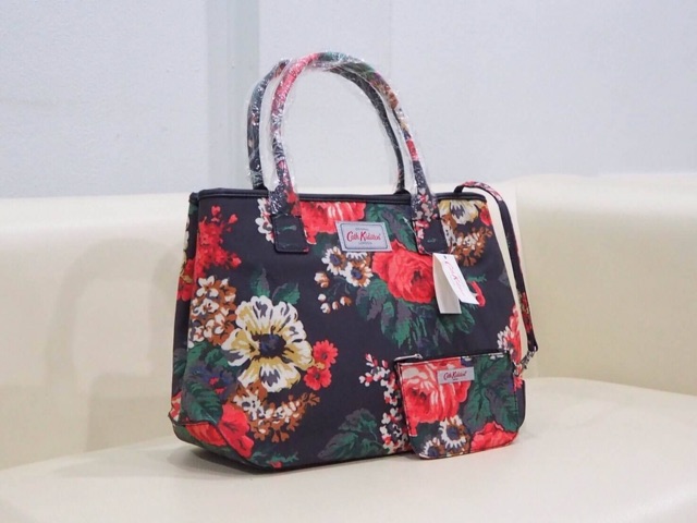 cath-kidston-embossed-handbag-tote-outlet