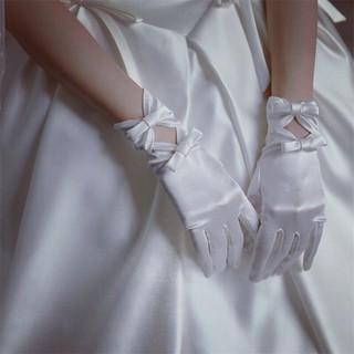 ภาพหน้าปกสินค้าถุงมือ วินเทจ Hepburn เจ้าสาวถุงมือแต่งงานลูกไม้โบว์สีขาวถุงมือแต่งงานงานแต่งงานสั้นซาติน ที่เกี่ยวข้อง