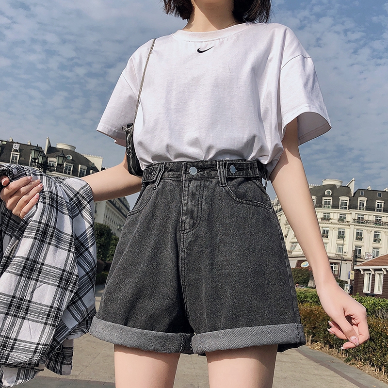 ภาพหน้าปกสินค้าKorean House ตาข่ายอินฟาเรดสวมใส่เป็นบางและหลวมในช่วงฤดูร้อนปี 2019 ส่วนเอวบางคำขากว้างกางเกงขาสั้นผ้ายีนส์หญิงกระแสเกาหลี