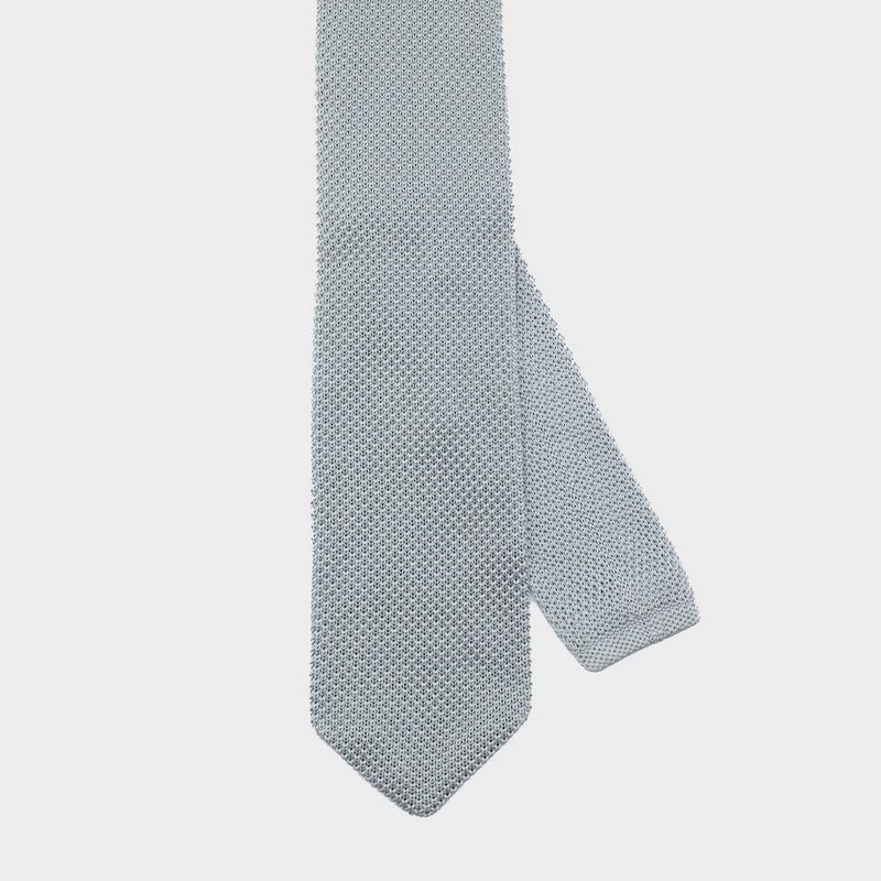 grey-knit-necktie-เนคไทถักสีเทา