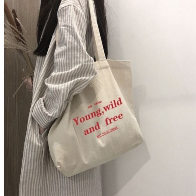 ภาพสินค้า(B-353) กระเป๋าถือ กระเป๋าผ้า สไตล์เกาหลี แฟชั่นมาใหม่ Young wild จากร้าน comfashionstore บน Shopee ภาพที่ 3