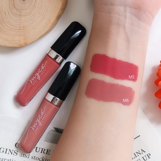 SET GLOSS MYCA M5+M6 (เซ็ตคู่ 2 ชิ้น) กลอสเนื้อแมท เนื้อสัมผัสนุ่ม เนียนละเอียด เกลี่ยง่าย ติดทนนาน กันน้ำ ไม่ติดแมส