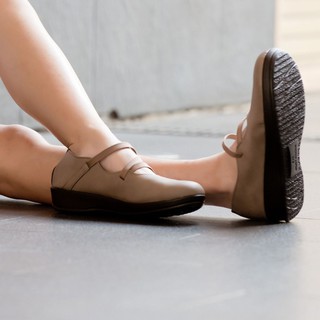 ส่งฟรี!! Cocoro Mochi Twist Oak รองเท้าสุขภาพ รองเท้าผู้หญิง น้ำหนักเบาพื้นโมจินุ่ม ยืดหยุ่นได้ดี รองรับแรงกระแทก