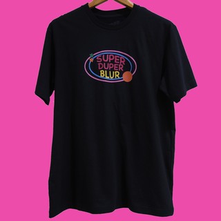 (ส่งฟรี รองรับการชำระเงินปลายทาง) เสื้อยืดสีดำ สกรีนลาย SuperDuperBLUR (black)* Tee