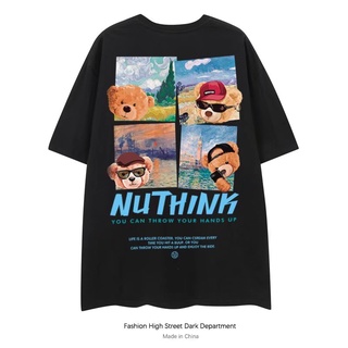 [S-5XL] เสื้อยืดแขนสั้นลําลอง พิมพ์ลายหมี พลัสไซซ์ สไตล์อเมริกัน เข้ากับทุกการแต่งกาย สําหรับผู้ชาย และผู้หญิง พลัสไซซ์