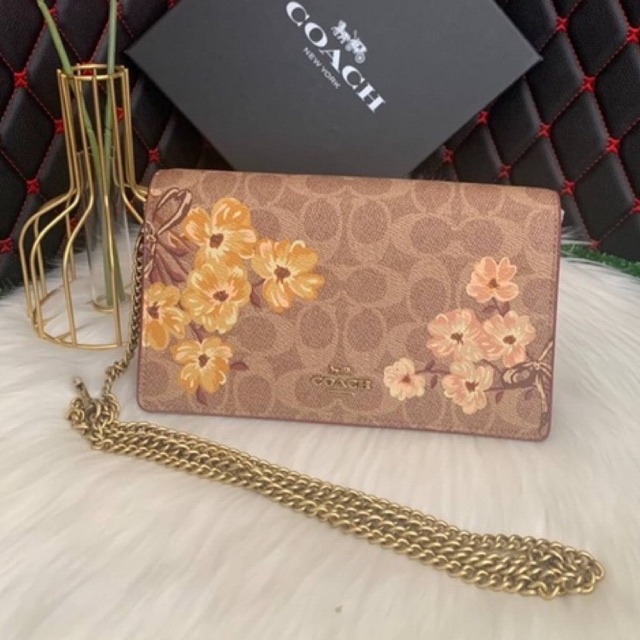 ผ่อน0-กระเป๋าสะพายข้าง-งาน-shop-coach-callie-foldover-chain-clutch-in-signature-canvas-ลายซี-สีน้ำตาล-ลายดอกไม้-69071