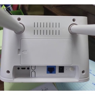 ภาพขนาดย่อของภาพหน้าปกสินค้า4G CPE เราเตอร์ R102 Desk Router ซิมการ์ด CPE Router 4G VoLTE CPE Router With Battery จากร้าน mcedd008 บน Shopee