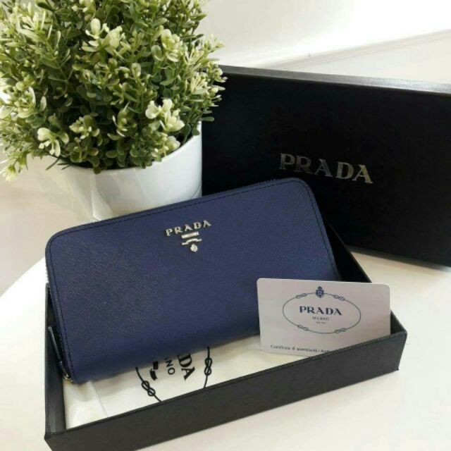 กระเป๋าตังค์-prada