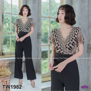 TW1982   จั้มสูทขายาวคอวีทรงป้ายไขว้ แขนสั้น ตัดต่อช่วงบนด้วยผ้าลูกไม้สีน้ำตาลเนื้อดี้ดีหน้า-หลัง
