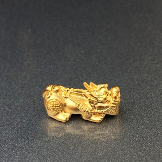 ภาพขนาดย่อของภาพหน้าปกสินค้าพรชีวิต  ปี่เซี๊ยะทองคำแท้ หนัก 0.22-0.23 กรัม ชาร์มทองคำแท้ 99.99 ฮ่องกง /มีใบรับประกัน จากร้าน pornchaiyee บน Shopee