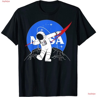 loylaiya องค์การนาซา เสื้อยืดชาย เสื้อยืดผูหญิง NASA Astronaut Dab On The Moon T-Shirt เสื้อยืดพิมลาย cotton เสื้อยืดลาย