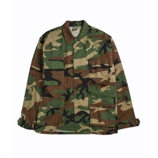 ภาพขนาดย่อของภาพหน้าปกสินค้าเสื้อทหารอเมริกา (Woodland) USA Army Shirt มือสองสภาพดี M81 จากร้าน army_clothing_th บน Shopee ภาพที่ 1