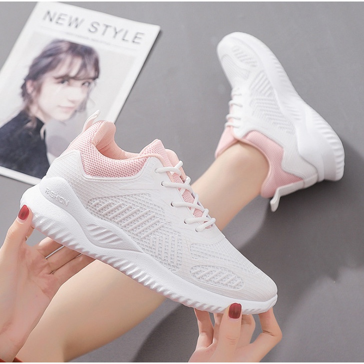 ภาพหน้าปกสินค้ารองเท้าวิ่งผู้หญิง รองเท้าผ้าใบเกาหลี 2022 ใหม่ ระบายอากาศได้ พื้นนุ่ม SE5647 จากร้าน kuike099.th บน Shopee