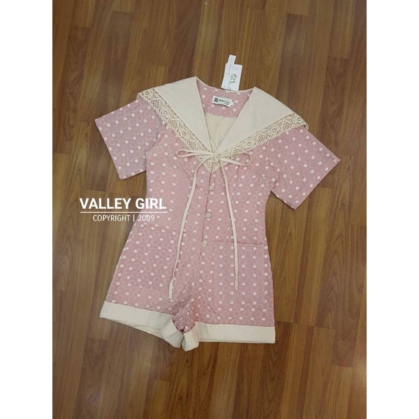 VALLEY GIRL ชุด Jumpsuit ขาสั้น ลูกไม้ลายดอก Shopee Thailand