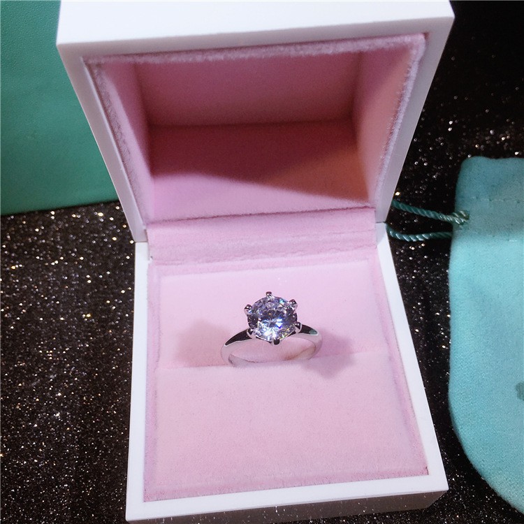 ภาพหน้าปกสินค้าแหวนเพชรคริสตัลสำหรับผู้หญิง 3-Carat