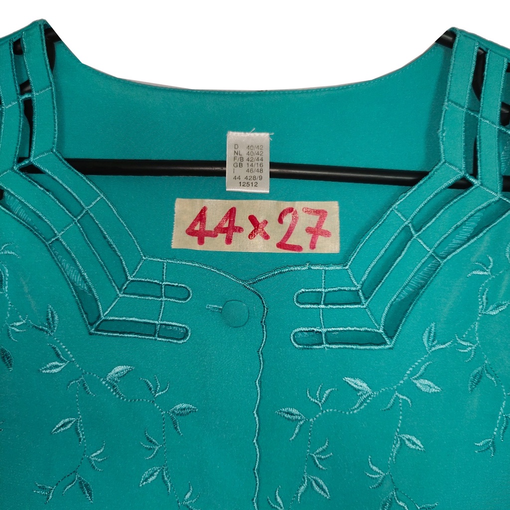 อก-44-นิ้ว-เสื้อคอกลม-กระดุมผ่าหน้า-เสื้อฉลุ-สีเขียว