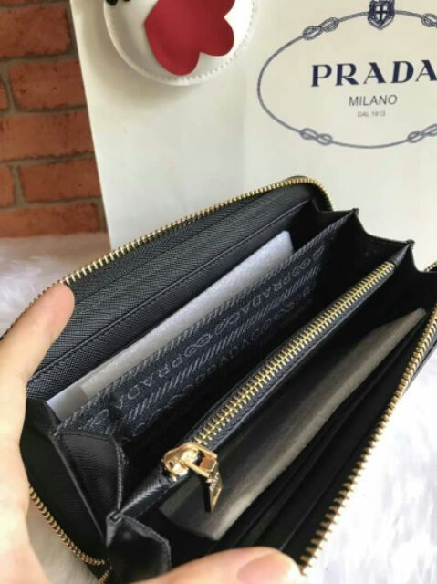 prada-หนังแท้