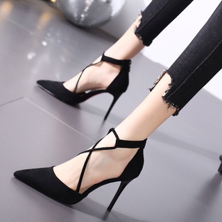 ภาพหน้าปกสินค้าใหม่ pointed toe stiletto รองเท้าผู้หญิงสีดำรองเท้าส้นสูง รองเท้าทำงาน 7-9cm ที่เกี่ยวข้อง