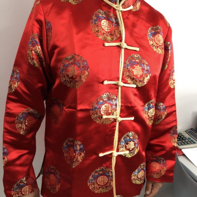 เสื้อจีนชาย-สีแดงลายเหรียญสี-เสื้อจีนผู้ชาย-เสื้อตรุษจีน-เสื้อไหมจีนผู้ชาย