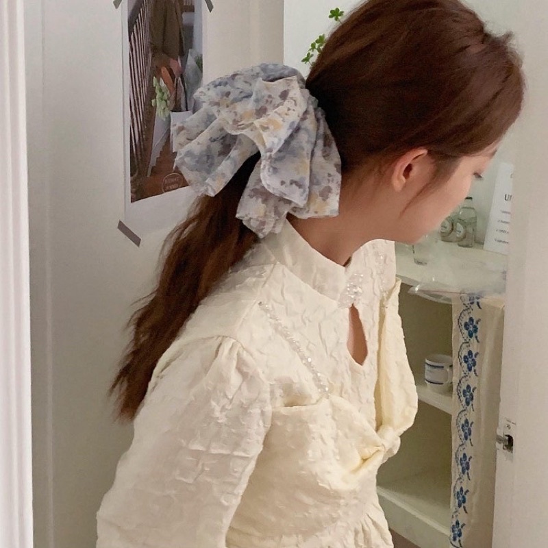 new-arrivals-scrunchie-ยางรัดผมพิมพ์ลายดอกไม้คิ้วท์ๆ-ผูกออกมาแล้วสวยมากๆ-ขนาด-25-ซม-พร้อมส่งน้า