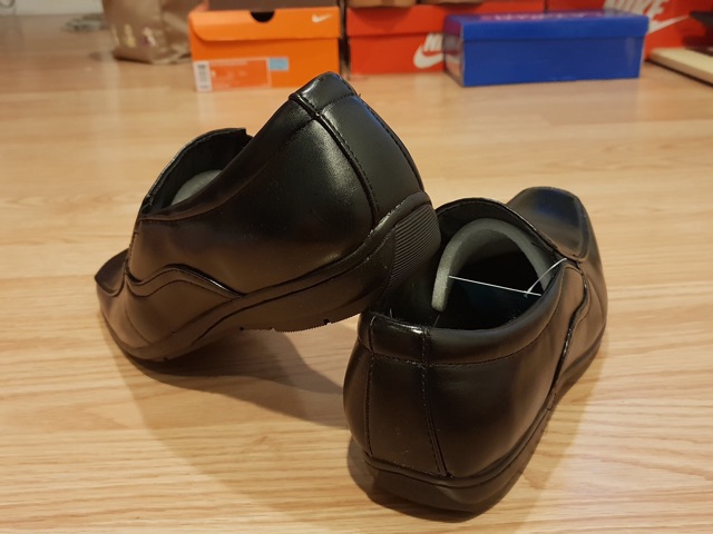 ภาพสินค้ารองเท้าคัชชูชาย Fashion by Baoji รองเท้าหนังผู้ชาย ทน เบา สบายเท้า ผิวมันเรียบ แนะนำบวกเพิ่ จากร้าน sukanyu17 บน Shopee ภาพที่ 3