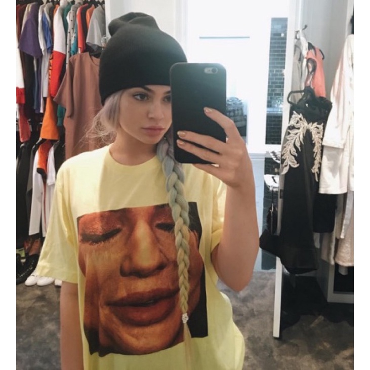 เสื้อยืดใหม่-2022เสื้อยืด-kylie-jenner-dat-awkward-pic-t-shirt-สีขาว-ดำl-xl-xxl-3xl