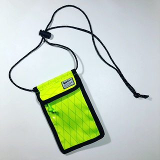 SECRET SEALING BAG XPAC PHONE POUCH GREEN LIME - กระเป๋าใส่โทรศัพท์