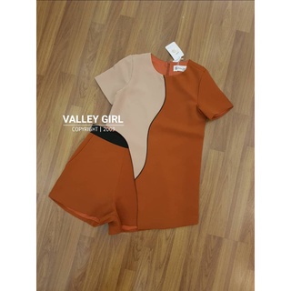 Valley Girl เสื้อ + กางเกงขาสั้นใส่สบายใส่ได้ทุกๆวันค่า เสื้อด้านสั้นเสื้อไม่ลอยนะคะ ใส่ชนขอบกางเกงพอดีค่า