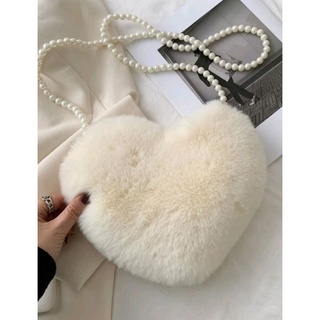 กระเป๋าทรงหัวใจขนนุ่ม Minimalist Fuzzy Heart Design Bag