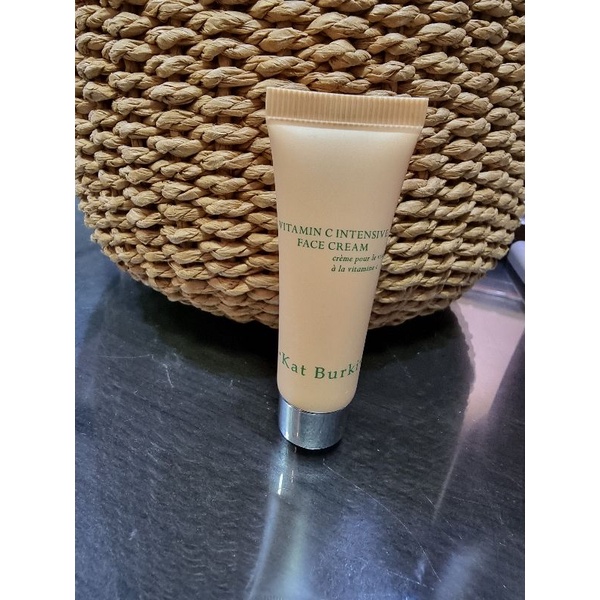 Kat burki vitamin c intensive face cream 10ml. ขนาดทดลอง แท้ 100