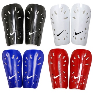 ภาพขนาดย่อของสินค้าสนับแข้ง Nike J GUARD แบบไม่มีสายรัด