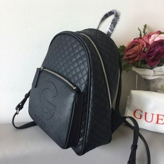 guess-mini-backpack-bag-กระเป๋าสะพายเป้รุ่นยอดนิยม