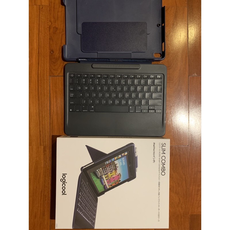 logitech keyboard for ipad pro 10.5” (slim combo) มือสอง คีย์บอร์ด