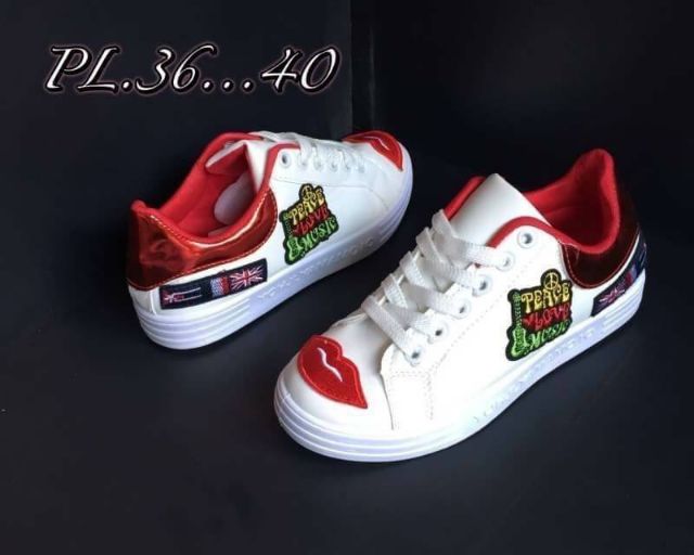 รองเท้าผ้าใบ-36-40-ราคา-550-บาท