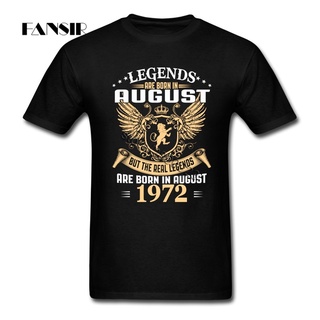 เสื้อยืดสีดำอินเทรนด์เสื้อยืดผ้าฝ้าย 100% พิมพ์ลาย Legends Are Born In August 1972 สําหรับผู้ชายS-4XL