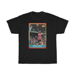 คอลูกเรือSPORTS STAR1986-87 เสื้อยืดลําลอง ผ้าฝ้าย แขนสั้น คอกลม พิมพ์ลาย Fleer Michael Jordan Rookie Card ของขวัญวันเกิ