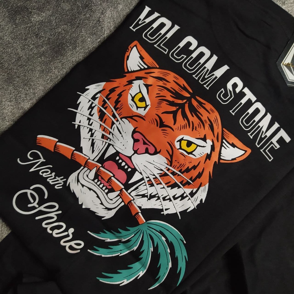 เสื้อยืด-พิมพ์ลาย-volcom-tiger-north-shore-สีดํา